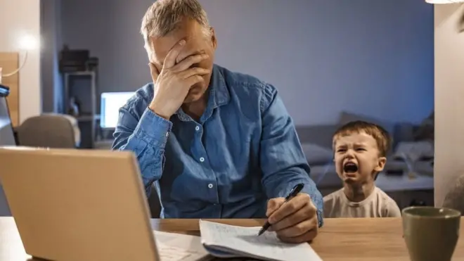 لوگ گھروں سے ہی کام کرنا نہیں چاہتے