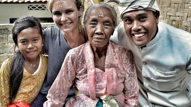Menurut kepercayaan Bali, mengucapkan nama asli Nenek bisa memanggilnya ke kematian.
