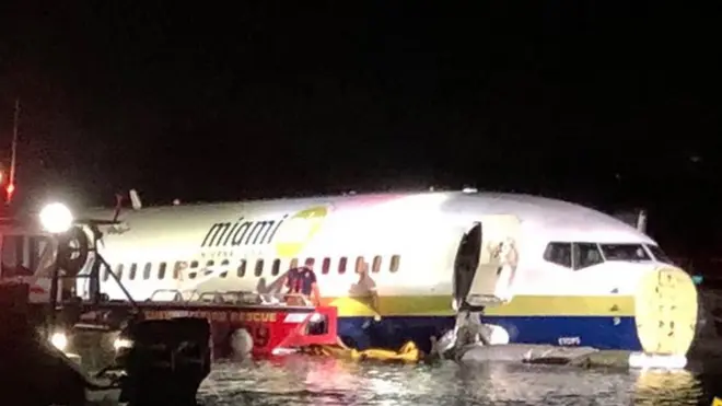 حادثے میں کم از کم 20 افراد کو ہسپتال لے جایا گیا