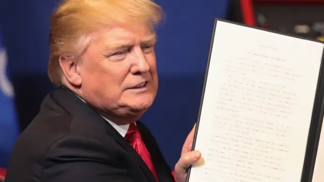 डोनल्ड ट्रंप.