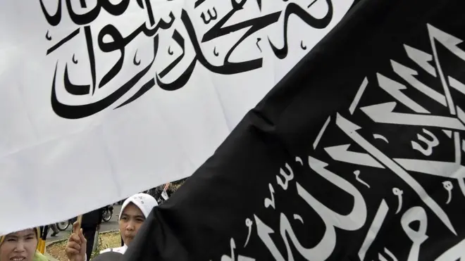 Bendera hitam dan putih khas HTI yang disebut Ar Raya dan Liwa.