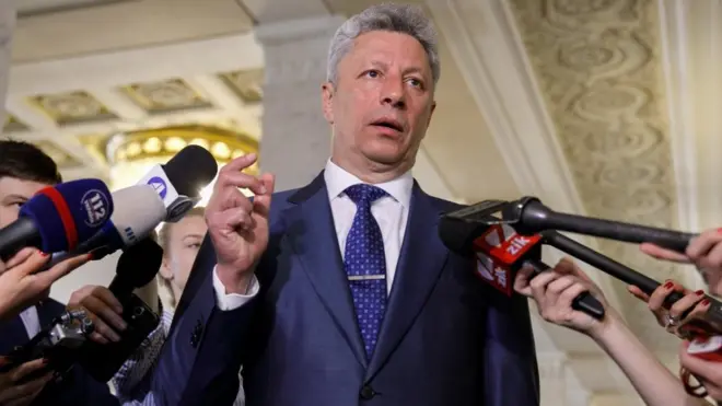 Юрій Бойко позиціонує себе, як політика, що представляє інтереси російськомовного сходу України, і як єдиного кандидата від опозиції, хоча є й інші