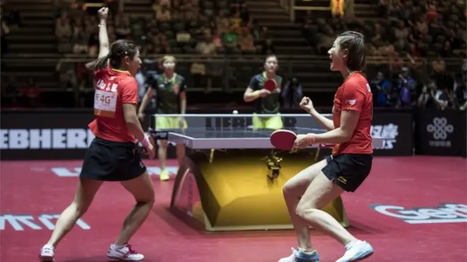 6月5日，在德国杜塞尔多夫举行的乒乓球世锦赛女双比赛。乒乓球混双重回奥运，奥委会表示要推进性别平等。
