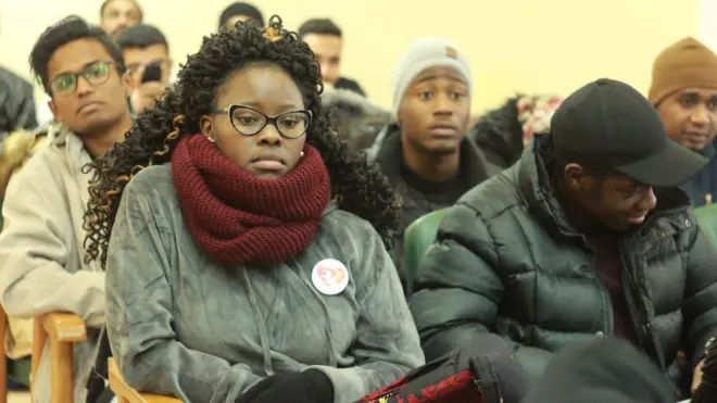 Іноземні студенти, які навчаються в Донецькому національному медуніверситеті, заявили про погану якість навчання і махінації з оплатою