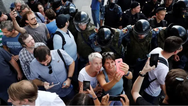 Многие участники митингов 27 июля и 3 августа столкнулись с перебоями в связи