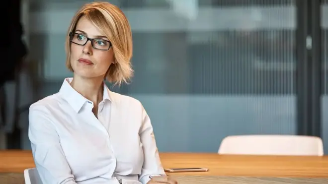 칭찬을 가장한 미묘한 빈정거림, 의도적인 정보 차단 등도 대표적인 수동적 공격 사례다