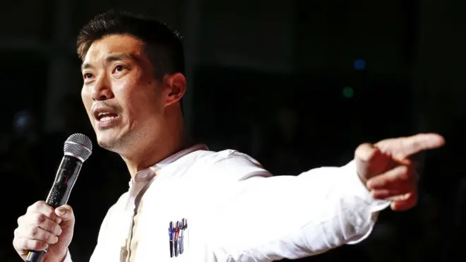 ธนาธร จึงรุ่งเรืองกิจ