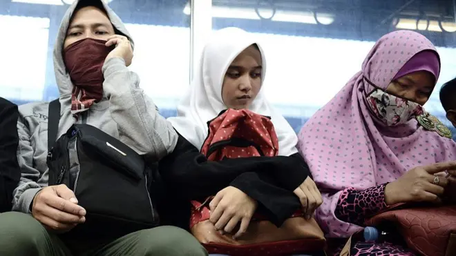 Kisah kesaksian tentang pelecehan di kereta mengangkat kembali masalah rentannya perempuan terhadap kejahatan seksual di ruang publik.