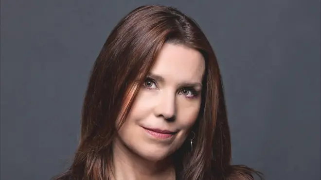 "La mayoría de las decisiones que tomamos en la vida suceden en un entorno como el póker", dice al excampeona del juego Annie Duke.