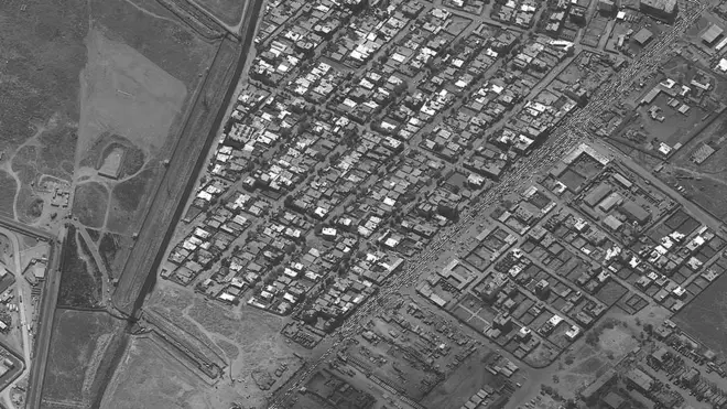 ترایفک سنگین در ضلع شمالی فرودگاه کابل - ۲۸ مرداد/اسد