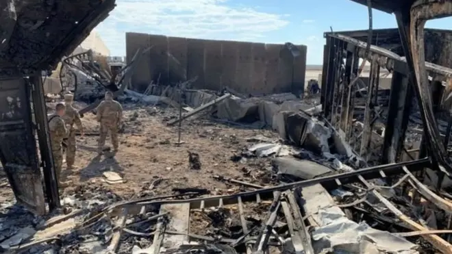 Donald Trump yari yatangaje ko ata musirikare n'umwe yapfuye canke ngo akomereke muri ico gitero ca misire ca Irani