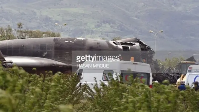 مقتل عسكريين جزائريين وعائلاتهم في سقوط طائرة نقل عسكرية