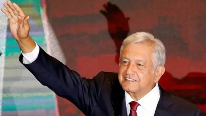 Andrés Manuel López Obrador se convierte este sábado en el primer presidente de izquierda en la historia reciente de México.