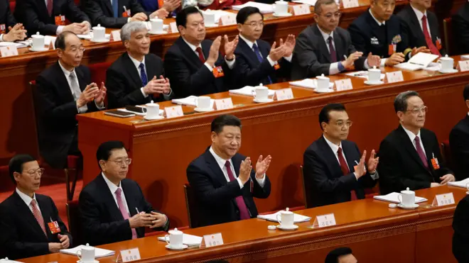 習近平等領導人鼓掌(5/3/2018)