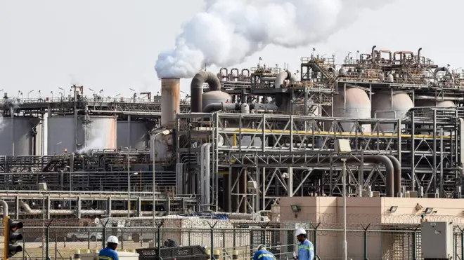 Arab Saudi mengandalkan tenaga kerja asing untuk mengisi berbagai sektor di negara itu.