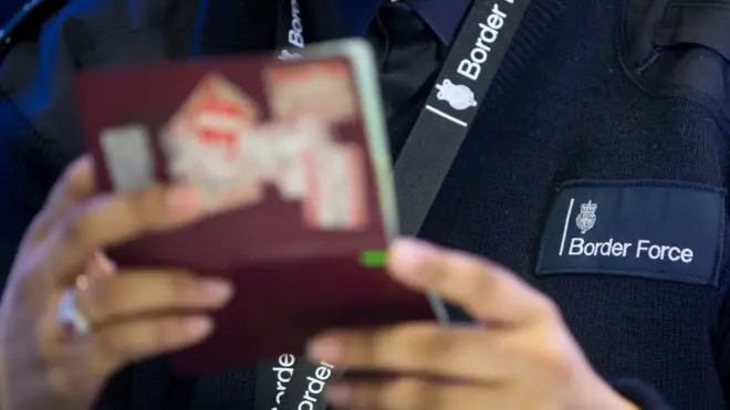 Para pemilik paspor Malta bisa masuk ke 182 negara tanpa visa atau dengan visa kedatangan.