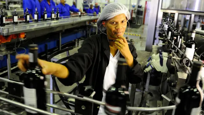 Ndị na-arụpụta mmanya na mba Saụt Afrịka ga-achọ ka gọọmentị ha kwekọrịta maka ụzọ ka mma isi ebubata mmanya ha n'ahịa mba Briten