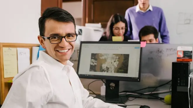 Santiago Saavedra, matemático y economista, nació en Bogotá en 1986.