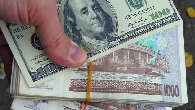 Oʻzbek soʻmi va dollar