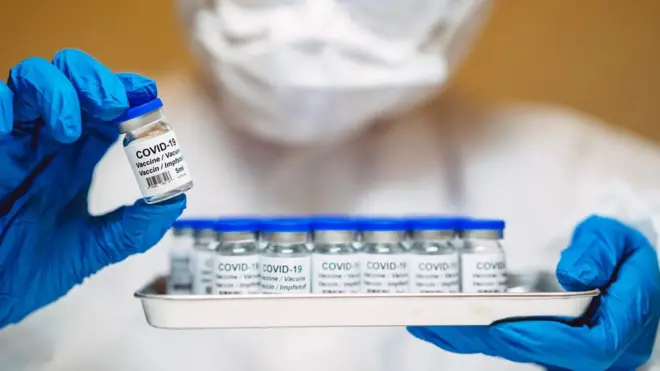 보건당국은 백신이 안전하다는 것을 보여주는 간단하고 이해하기 쉬운 정보를 생산해야 한다