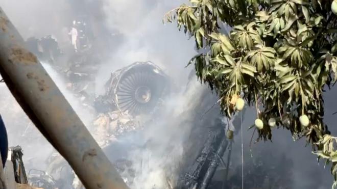 کراچی میں طیارے کو حادثہ
