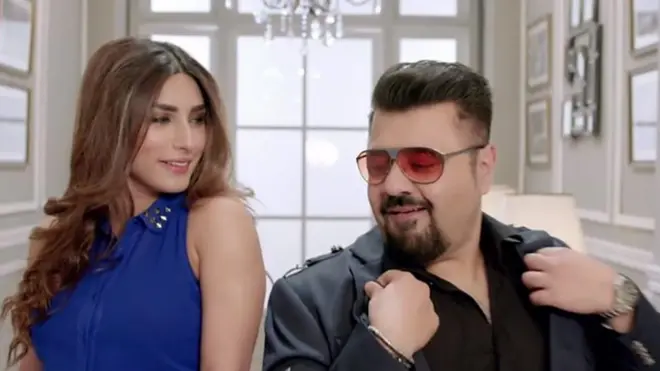 فلم جوانی پھر نہیں آنی ٹو میں انھوں نے بھیس بدل کے ایک خاتون کا کردار نبھایا ہے جس سے لوگ بہت متاثر ہوئے ہیں۔ ہمارے ساتھی ففی ہاروں نے لندن میں احمد علی بٹ سے ملاقات کی اور پوچھا