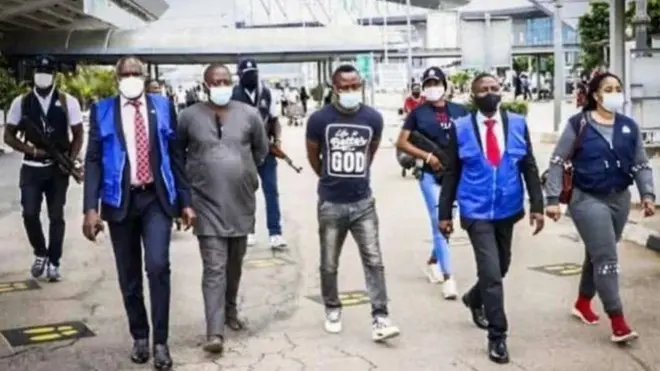 Aworan awọn afurasi ti ọwọ tẹ