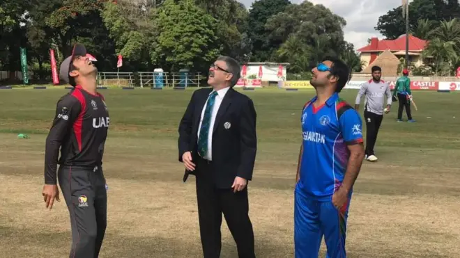 اماراتو پچه وګټله او لومړي بیټینګ ته راغلل.