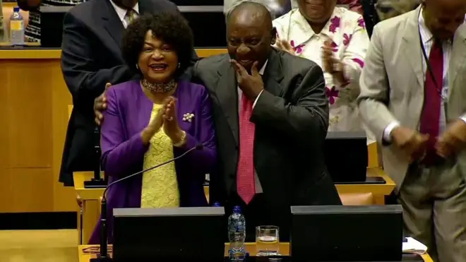 Siiril Raamafoosaan paarlaamaa biyyattiitiin wayita filataman gammachuudhaan simatan