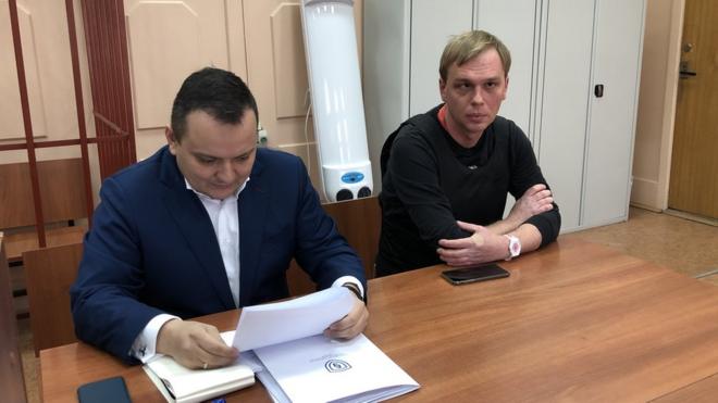 Голунов и его адвокат Бадамшин в суде