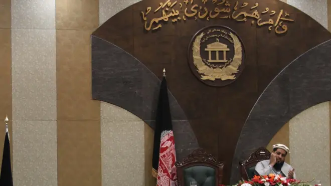 ولسي جرګه ۱۷ وزیران د پراختیايي بودیجې د نه لګولو له امله استیضاح کوي.