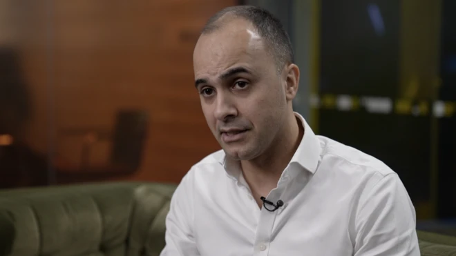 BBC Farsca, Məcid Əfşar