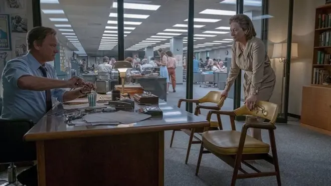 مشهد يجمع النجمين توم هانكس، وميريل ستريب