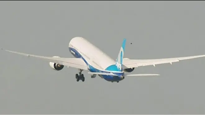 โบอิงนำเครื่องบินยาวที่สุดขึ้นบินเป็นครั้งแรก