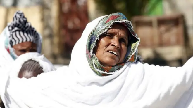 ሐዘናቸውን የሚገልጹ እናት