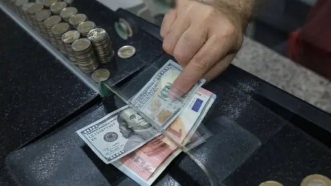 Dolar ve Euro banknotları