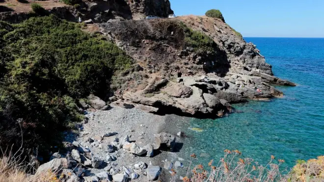Sisco yakınlarındaki sahilde Müslüman aileler ve onların fotoğrafını çeken bir turist arasında kavga çıktı.