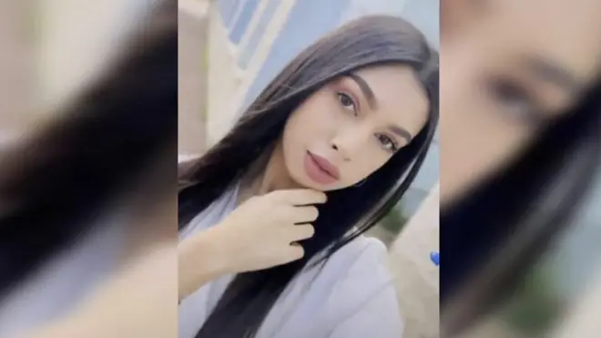 لقيت الشابة رزان عباس مصرعها جراء إصابتها بطلقة طائشة