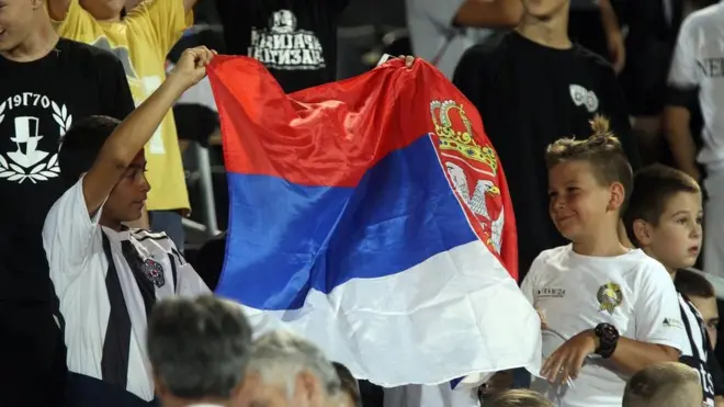 Deca su bodrila klub sa tribina