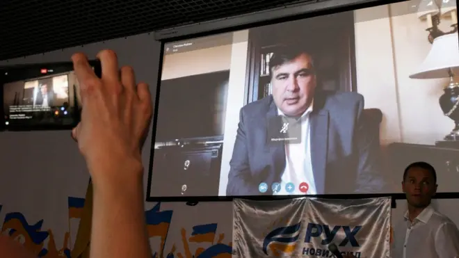 Міхеіл Саакашвілі спілкується із соратниками через відеозв'язок