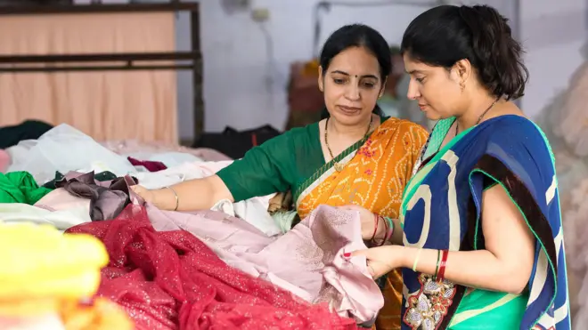 आंतरराष्ट्रीय महिला दिन: भारतीय महिला खरंच समृद्ध होत आहेत का?