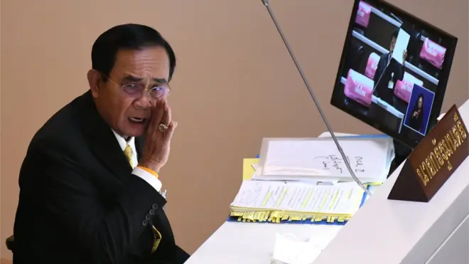 พล.อ.ประยุทธ์ จันทร์โอชา ขณะฟังการอภิปรายไม่ไว้วางใจเมื่อวันที่ 19 ก.พ. 2564