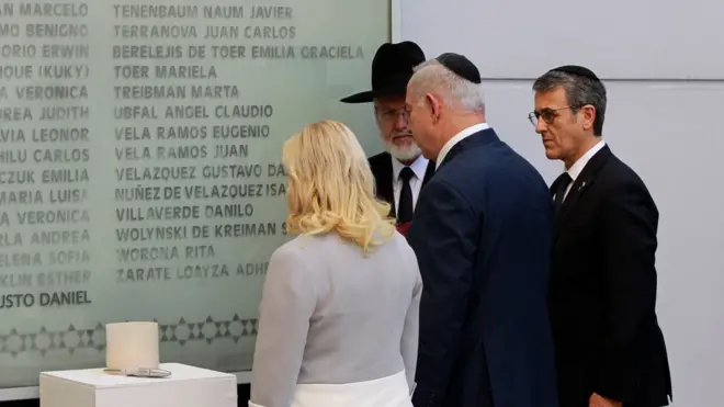 نتنياهو وزوجته سارة