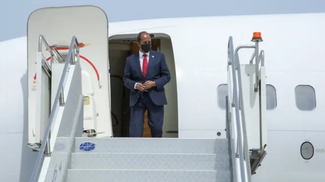 Madaxweynaha ayaa maanta dalka dib ugu soo laabtay