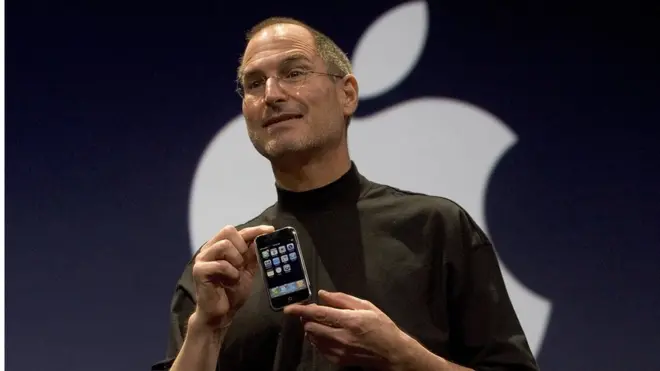Steve Jobs ilk iPhone tanıtımını 10 yıl önce bugün yaptı.
