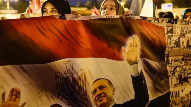 Cumhurbaşkanı Erdoğan, Mursi'ye karşı yapılan darbeye sert tepki gösterdi