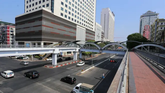 ကိုဗစ်-၁၉ လူနာအများဆုံးတွေ့ရှိတဲ့ မြို့နယ် ၇ ခုကို အသွားအလာကန့်သတ်ချက်တွေ ထုတ်ပြန်