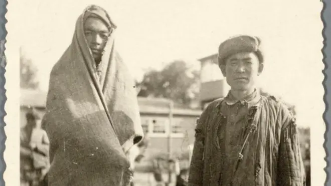 Amersfoort toplama kampındaki iki Özbek