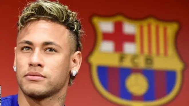Neymar bergabung ke Barcelona dari Santos setelah memenangkan titel Golden Boot pada Piala Konfederasi 2013.