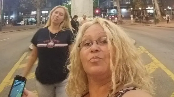 سیکس ورکر، کیرینہ نونیئز